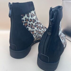 Leopard Print Ankle Boots Women’s Black Trim Zipper Casual Chic Booties Sz 43